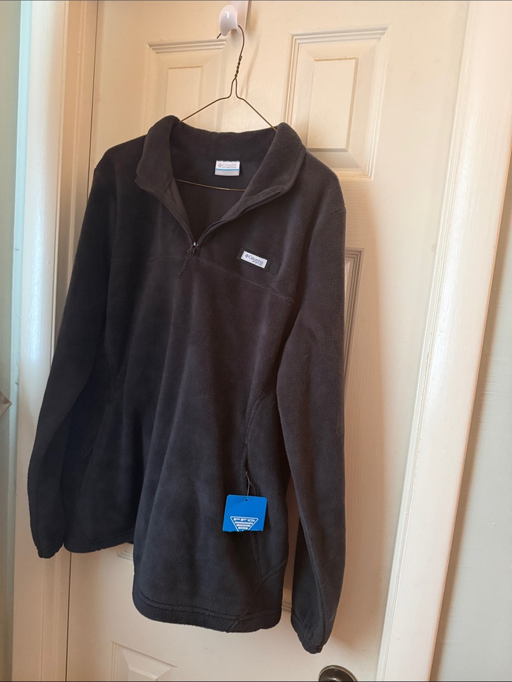Columbia Men’s Charcoal Gray Quarter-Zip Fleece Pullover
